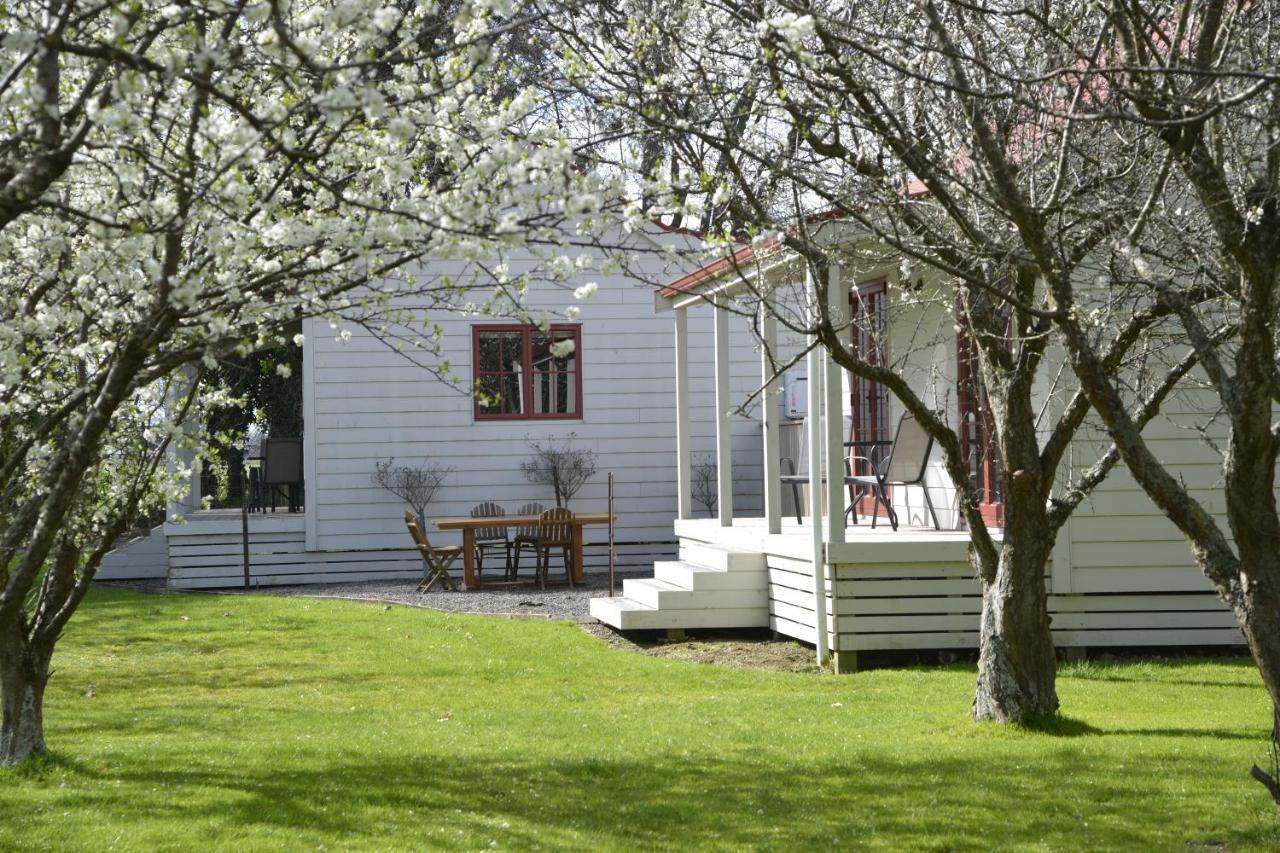 Terracotta Lodge & Cottages Carterton Exterior photo